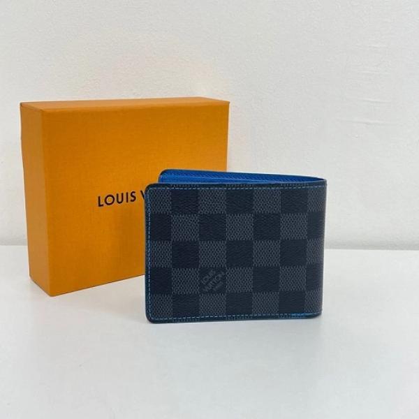 Louis Vuitton Dollar Sized Wallet (3 sides)
